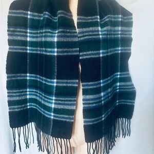 Club Room 100% cashmere Black and Blue Plaid Scarf